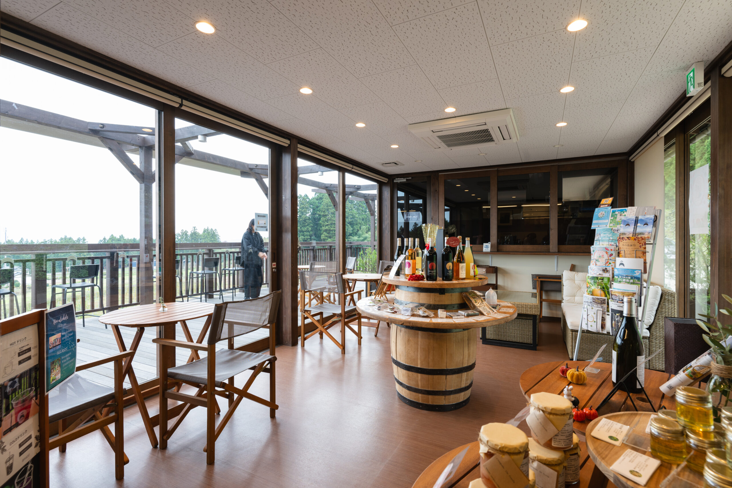 吾妻山麓醸造所 WINERY AZUMASANROKU（ワイナリー アズマサンロク）